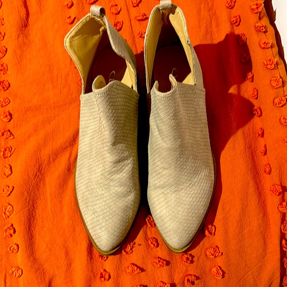 Gently worn size 10 cream ankle boots